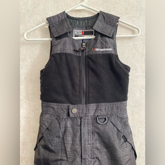 32 Degrees kids size 5 snowsuit - Picture 3 of 6